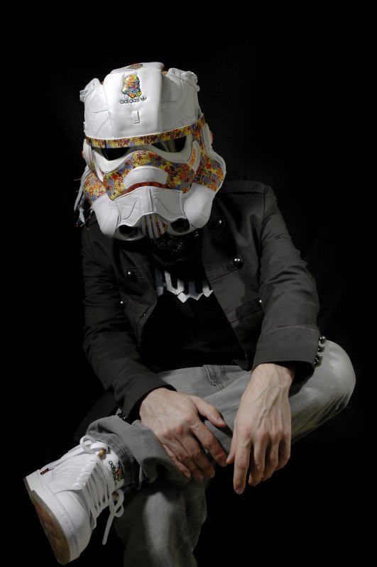 adidas - All Day I Dream About Stormtroopers adidas Stormtrooper Helmet Sculpture (4)