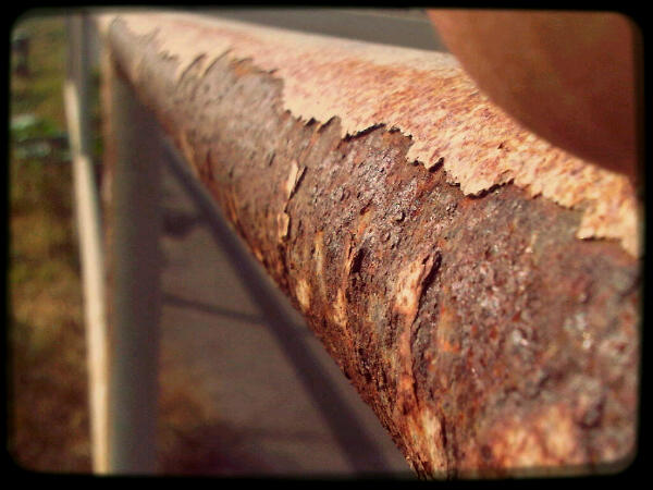 Photo Studio for Blackberry Review - Example Picture Rusty Beach Rail in Santa Monica